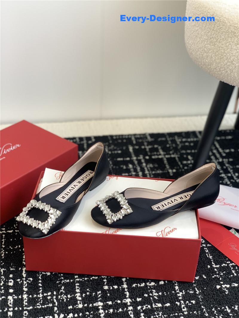 roger u1u1er hollow silk satin d1am0nd buckle flat shoes