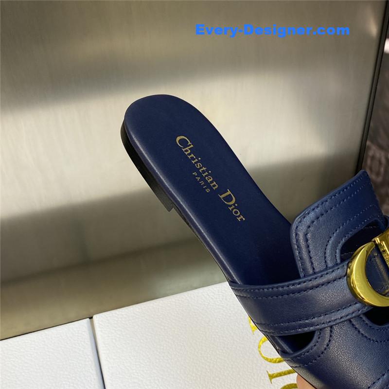 D10r cd letter metal logo flat hollow sandals