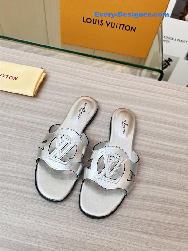 l0vis Vvtt0n lv milan fashion week catwalk slippers