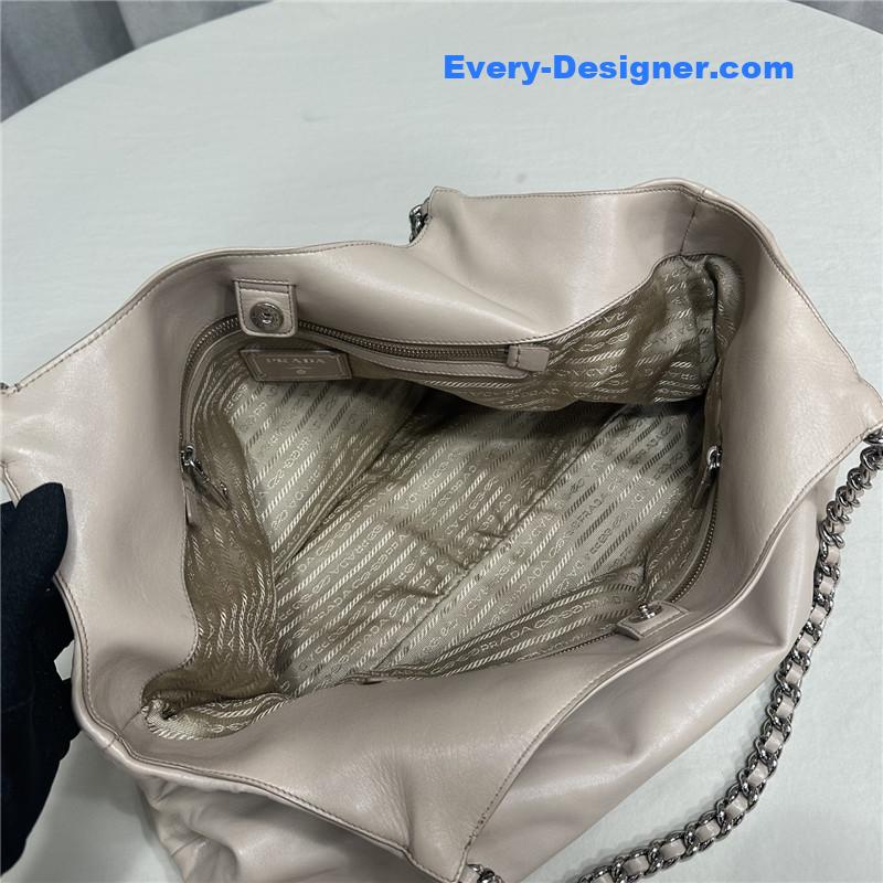 Pra*a hobo bag