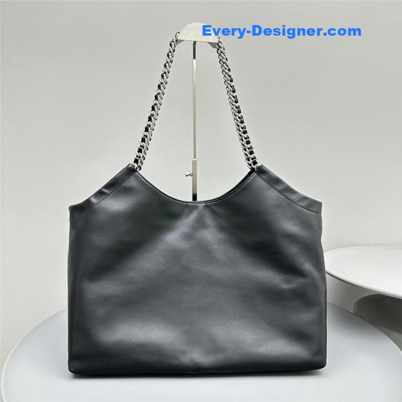 Pra*a hobo bag