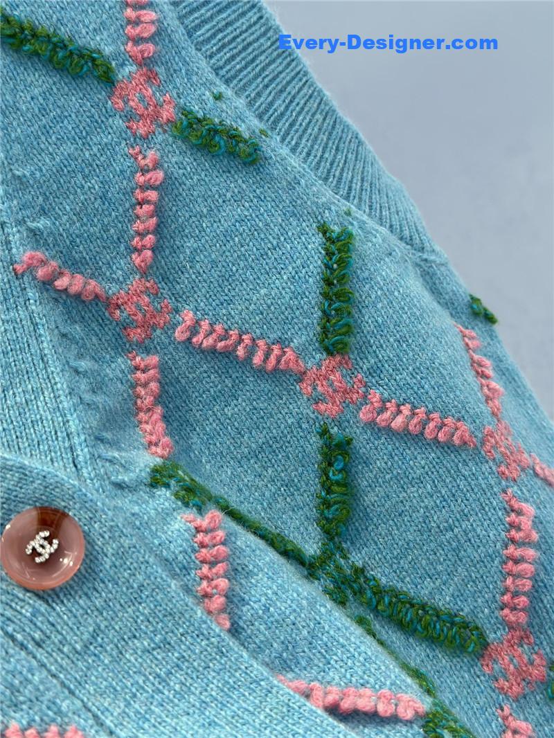 Ch**el colorblock embroidered knitted v-neck vest