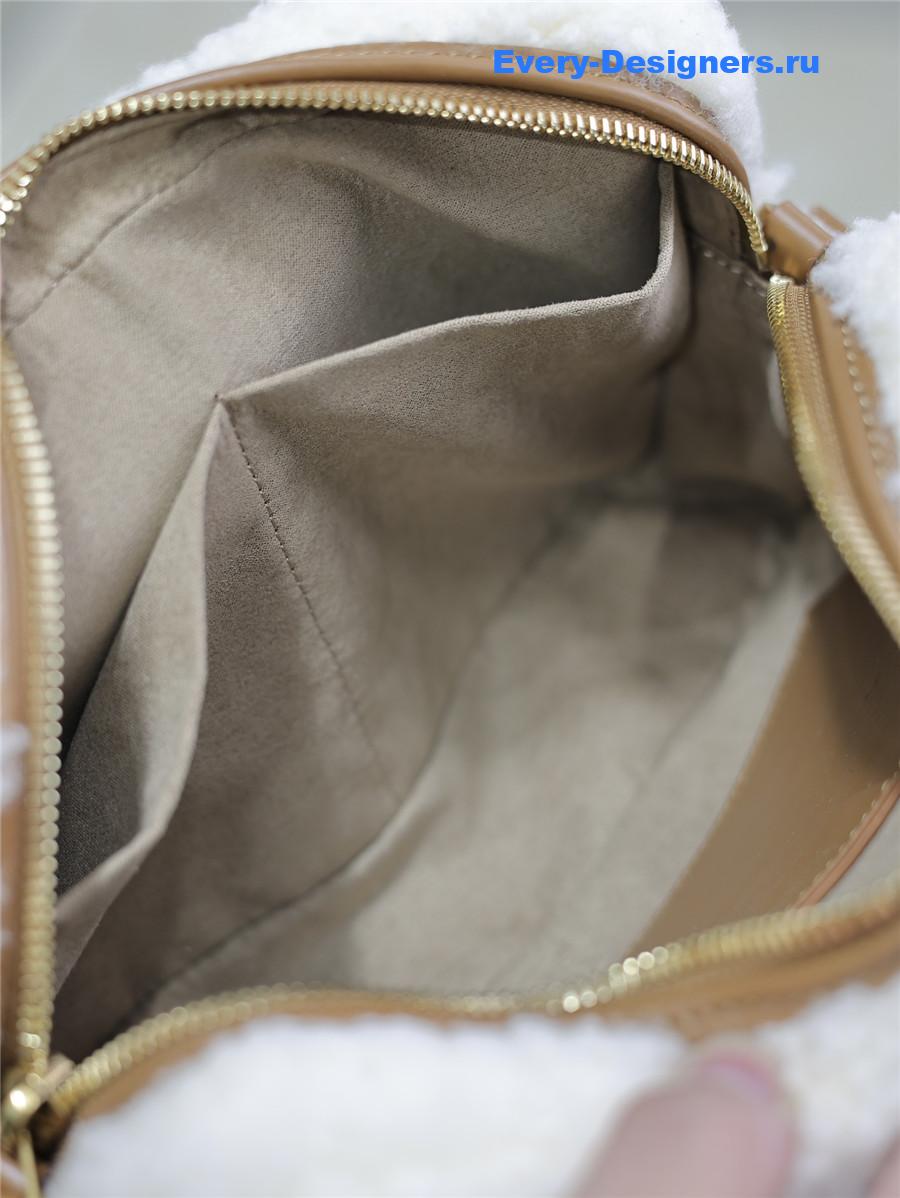 Sa1nt Lau*nt wool lou camera bag
