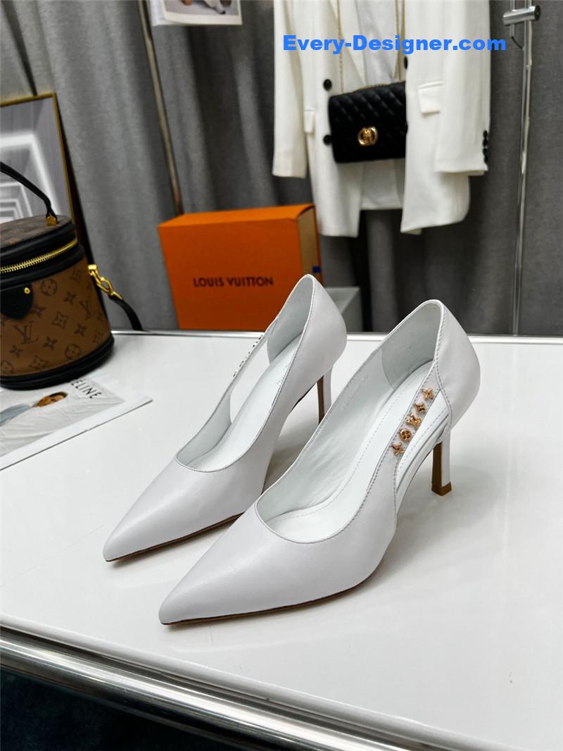 l0vis Vvtt0n lv metal buckle high heels