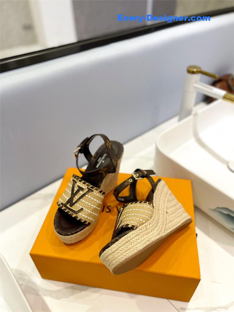 l0vis Vvtt0n lv latest catwalk platform sandals