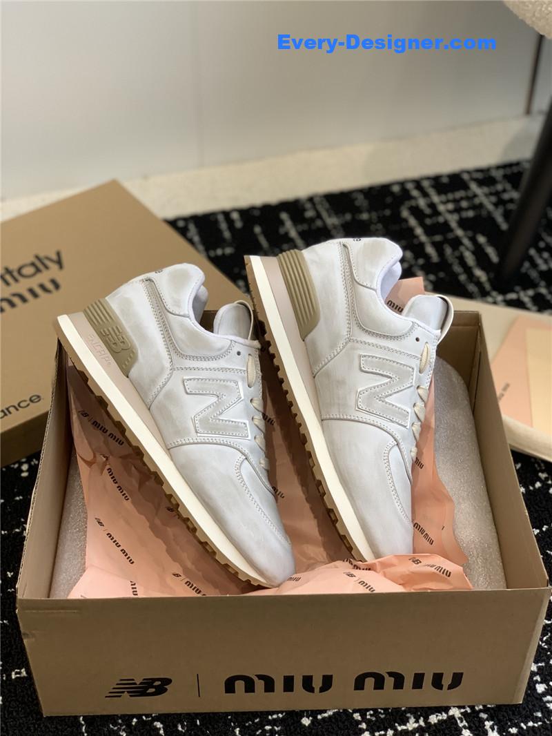 M1um1u retro rough grain upper stitching casual shoes