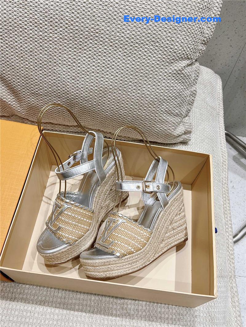 l0vis Vvtt0n lv straw platform sandals
