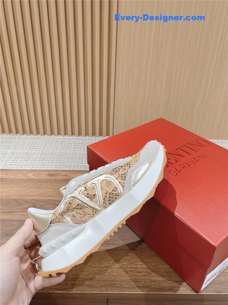 Va1e*ntin0 brand new logo letter lace sneakers