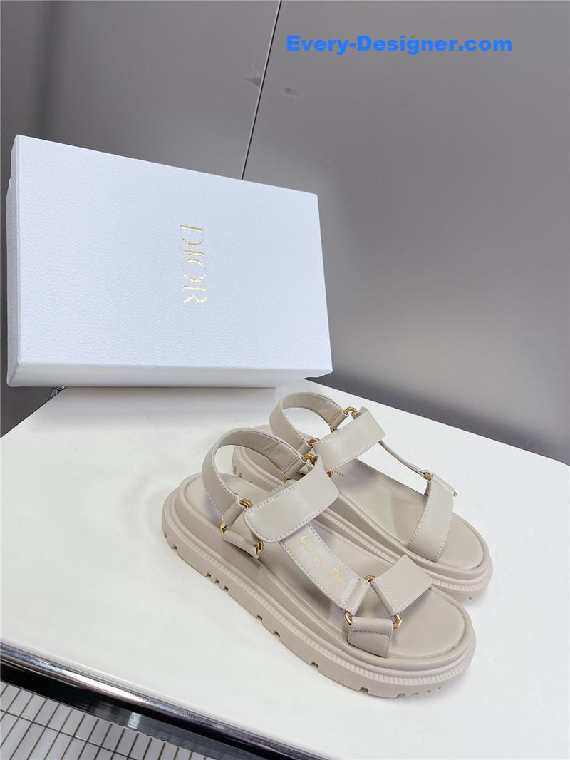 D10r new velcro sandals