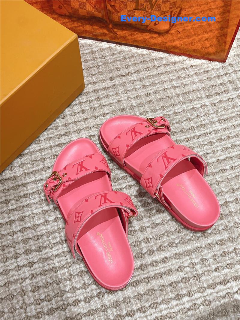 l0vis Vvtt0n lv new embossed sandals and slippers