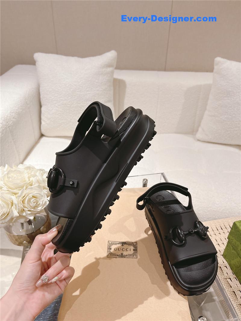 Gvc*1 buckle platform loafer