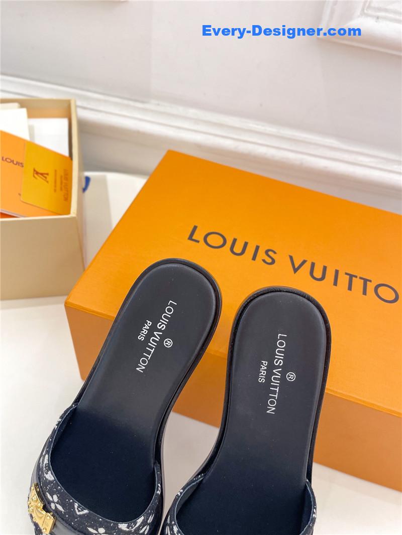l0vis Vvtt0n lv spring and summer new metal buckle slippers