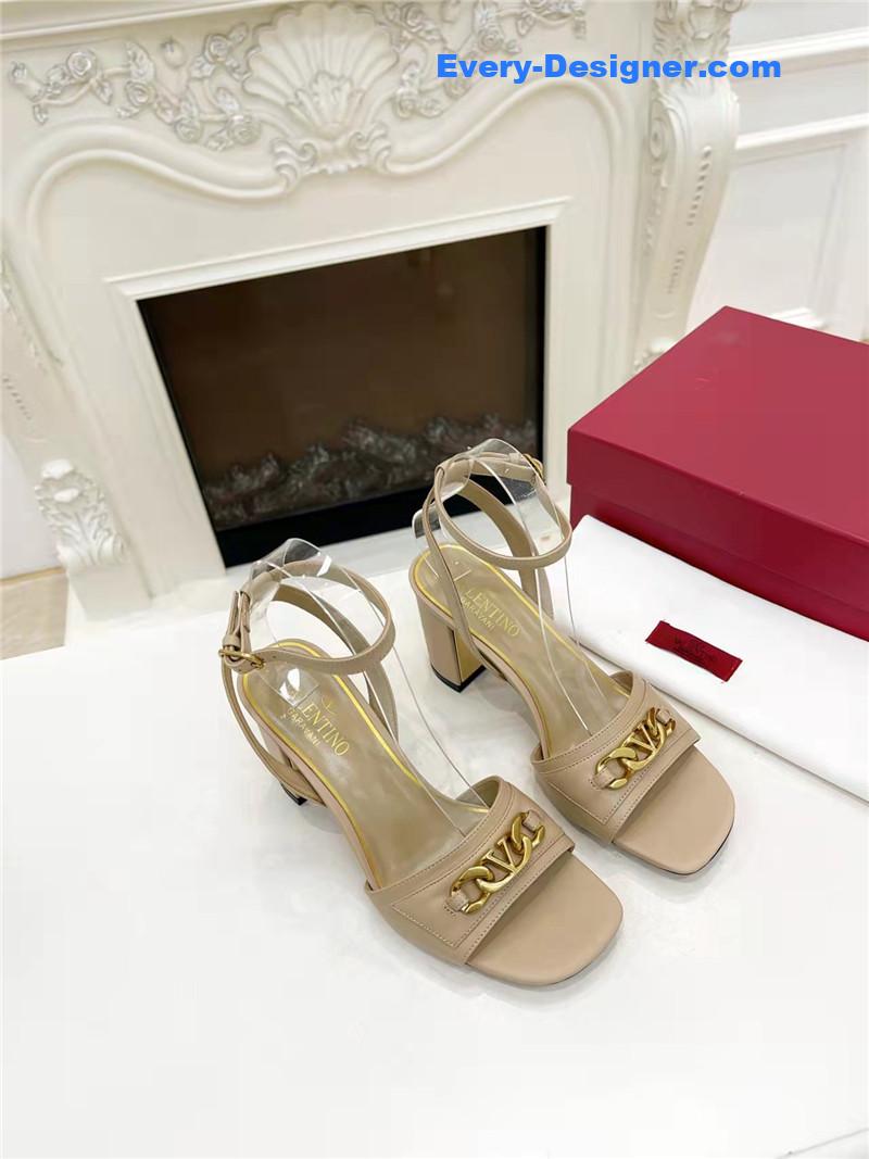 Va1e*ntin0 new women’s sandals