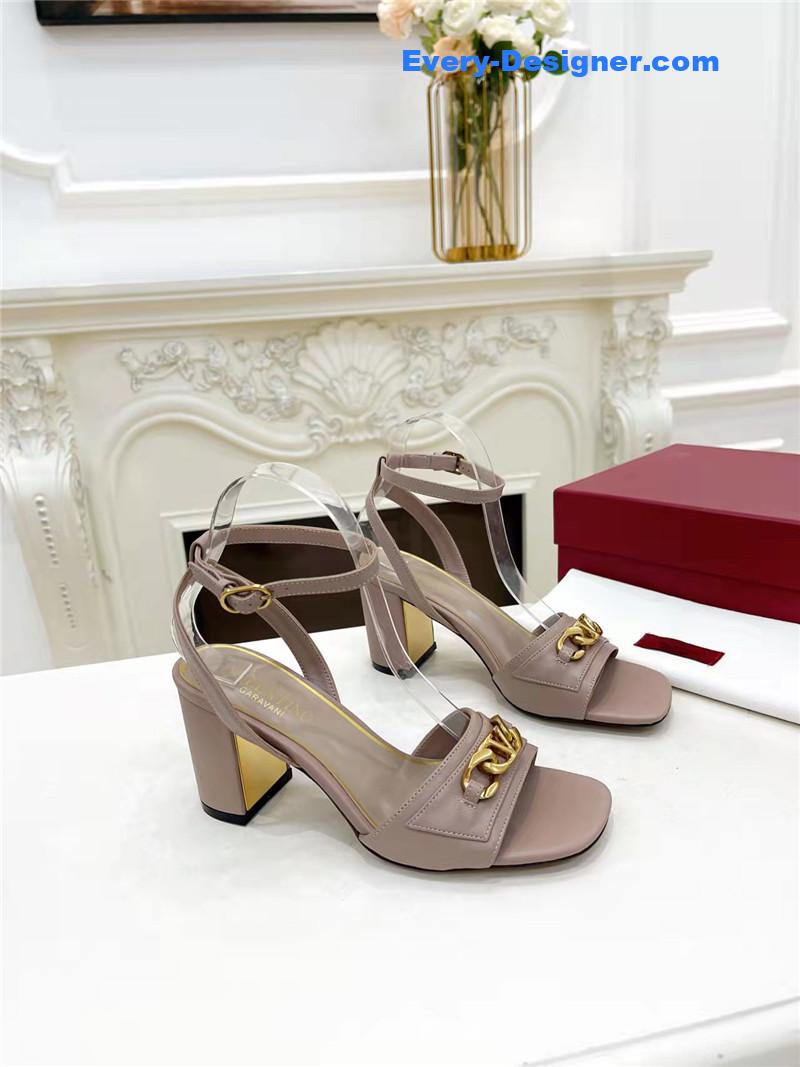 Va1e*ntin0 new women’s sandals