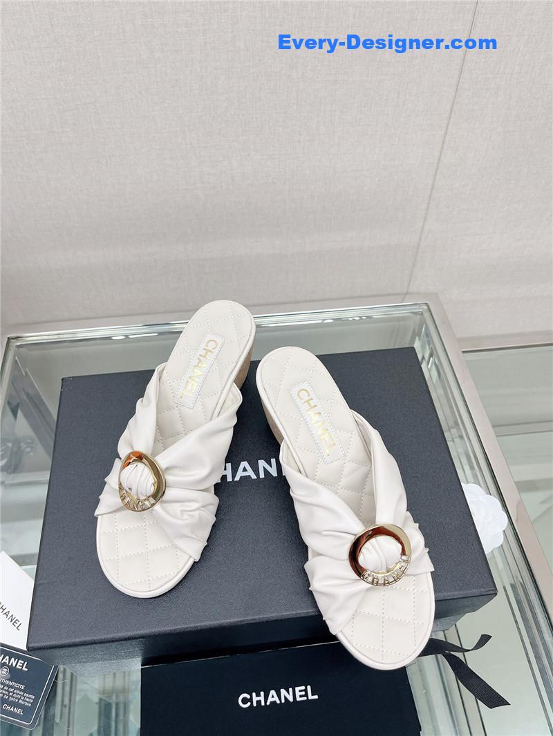 CC cross strap round buckle slippers