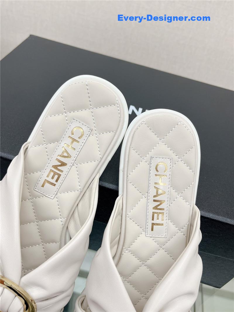 CC cross strap round buckle slippers