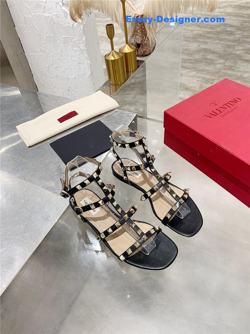 Va1e*ntin0 stud sandals