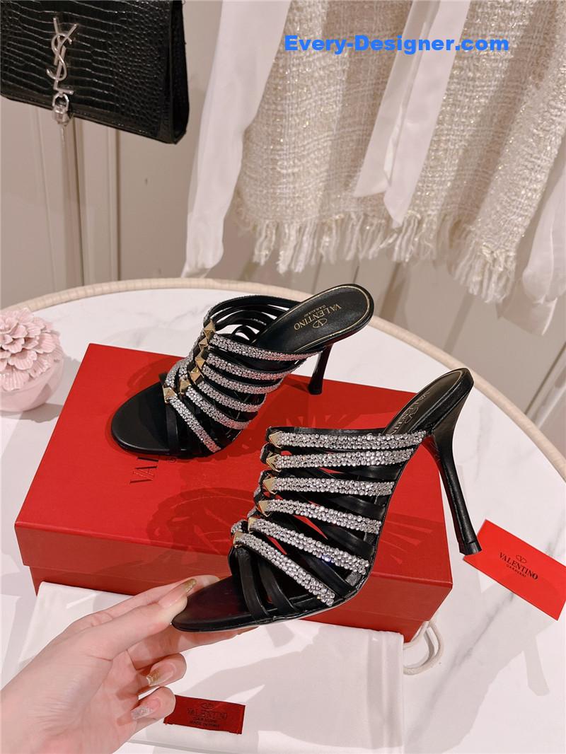 Va1e*ntin0 sandal series slippers