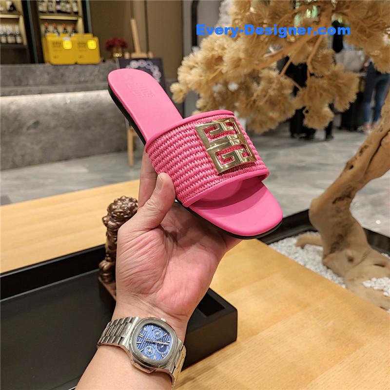 Givenchy Trendy Flat Slides