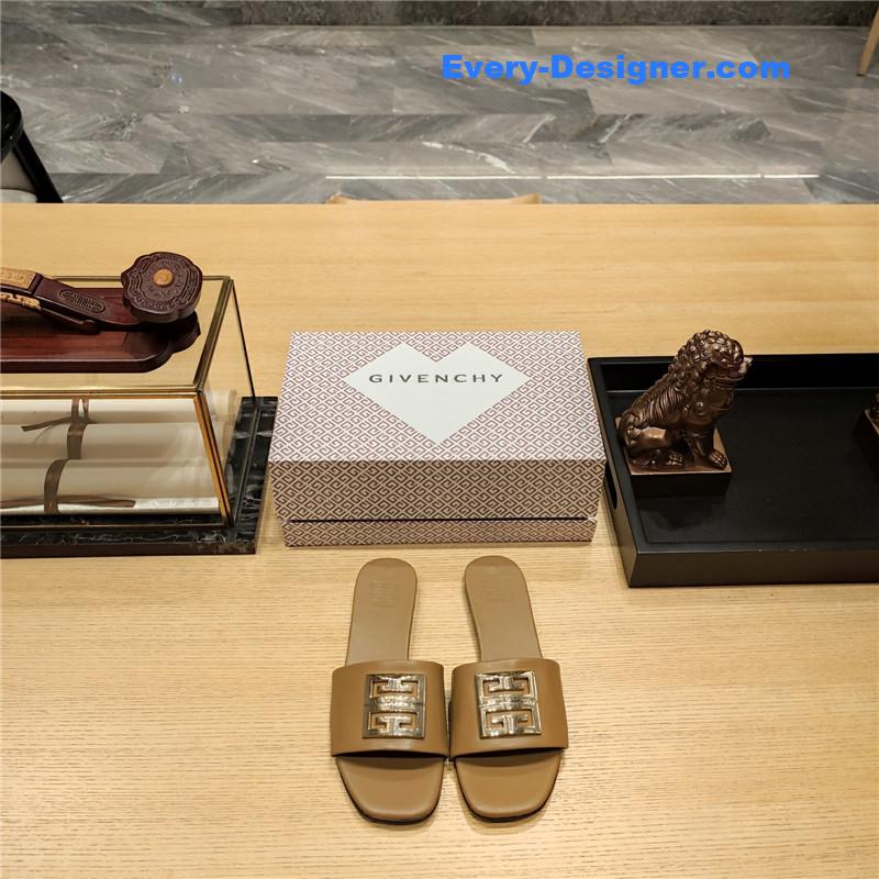 Givenchy Trendy Flat Slides