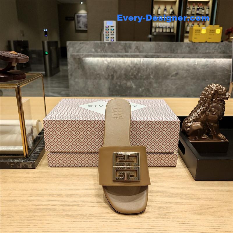Givenchy Trendy Flat Slides