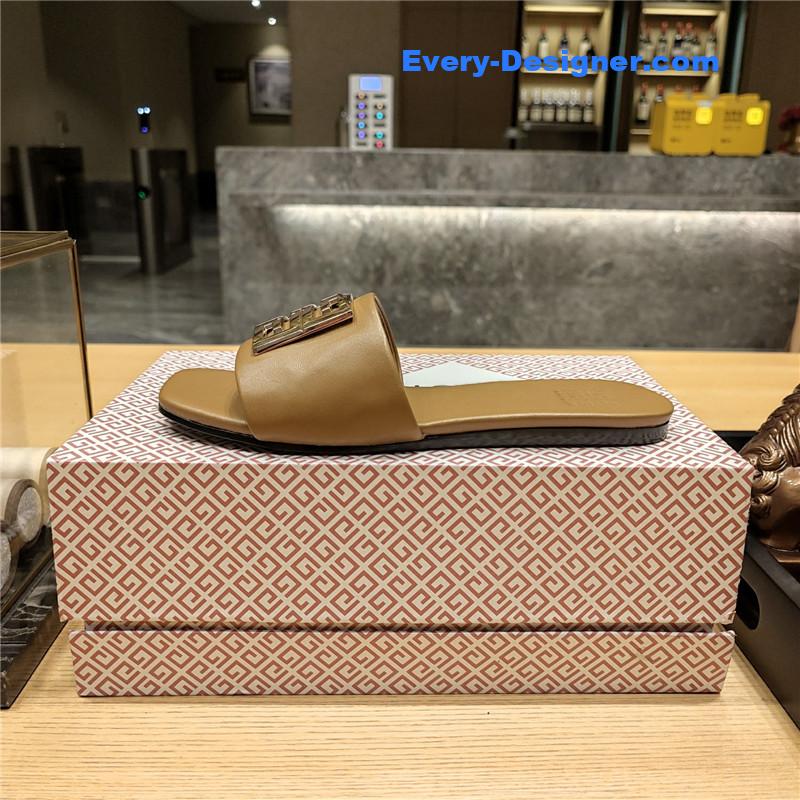Givenchy Trendy Flat Slides