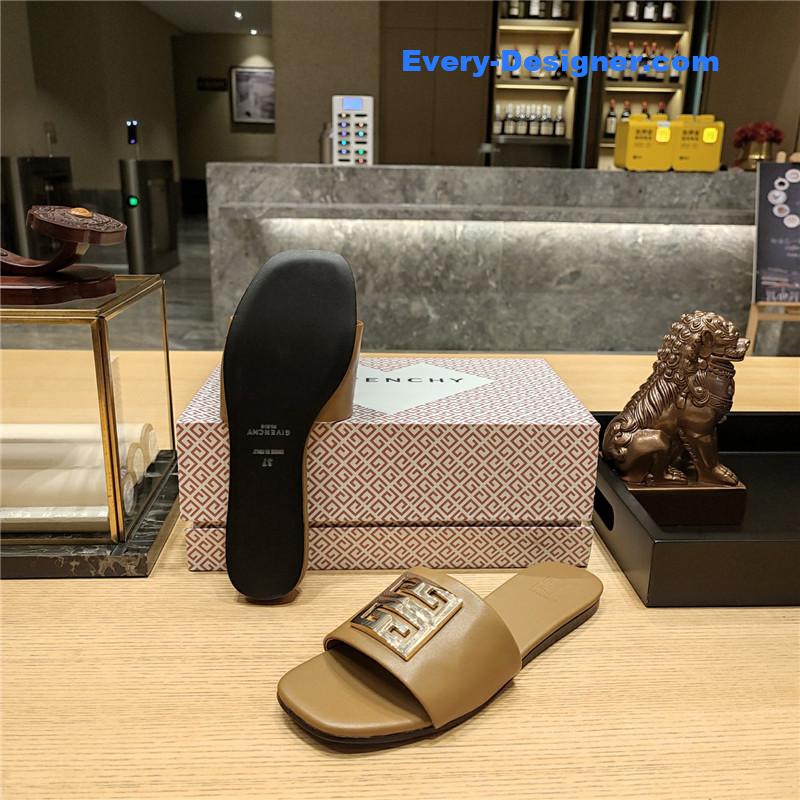 Givenchy Trendy Flat Slides