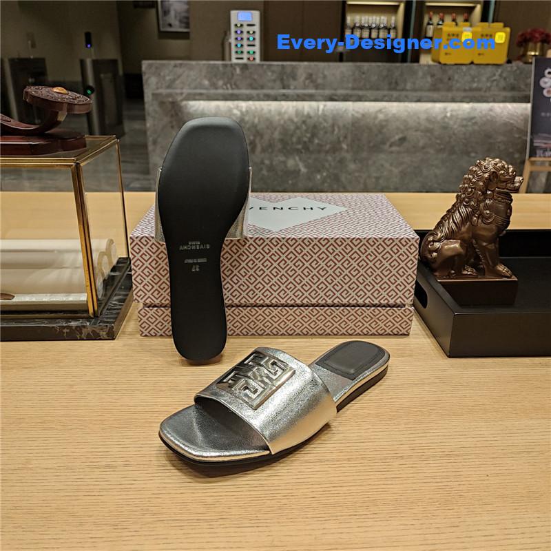 Givenchy Trendy Flat Slides
