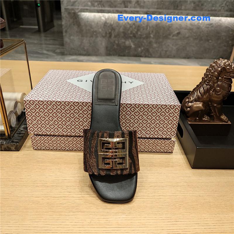 Givenchy Trendy Flat Slides