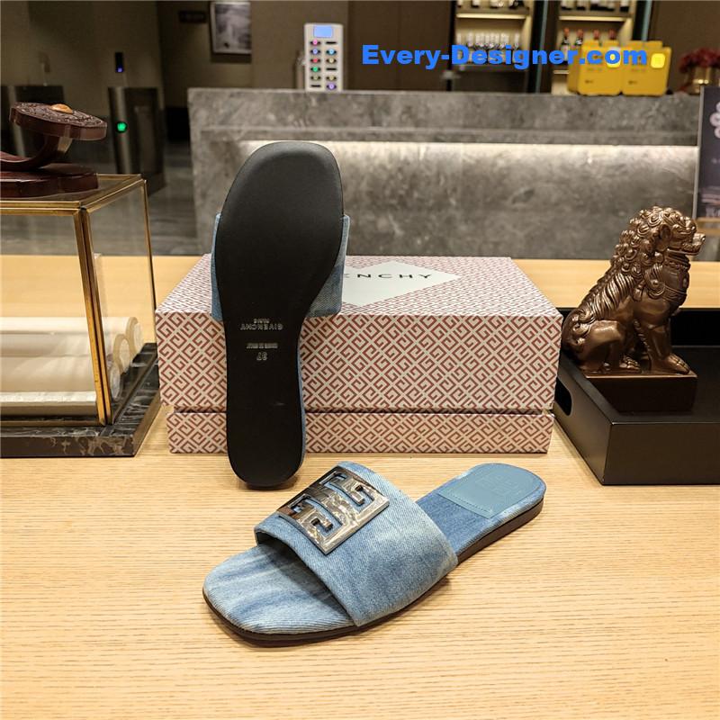 Givenchy Trendy Flat Slides