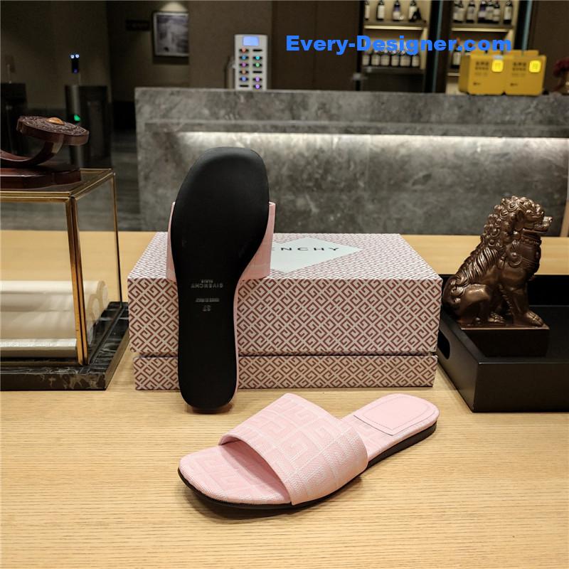 Givenchy Trendy Flat Slides