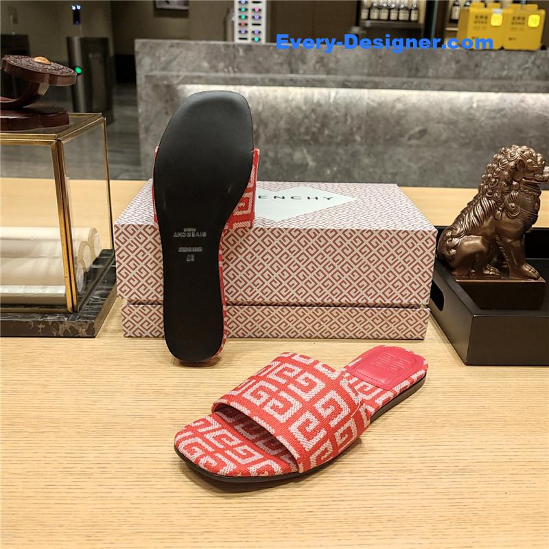 Givenchy Trendy Flat Slides