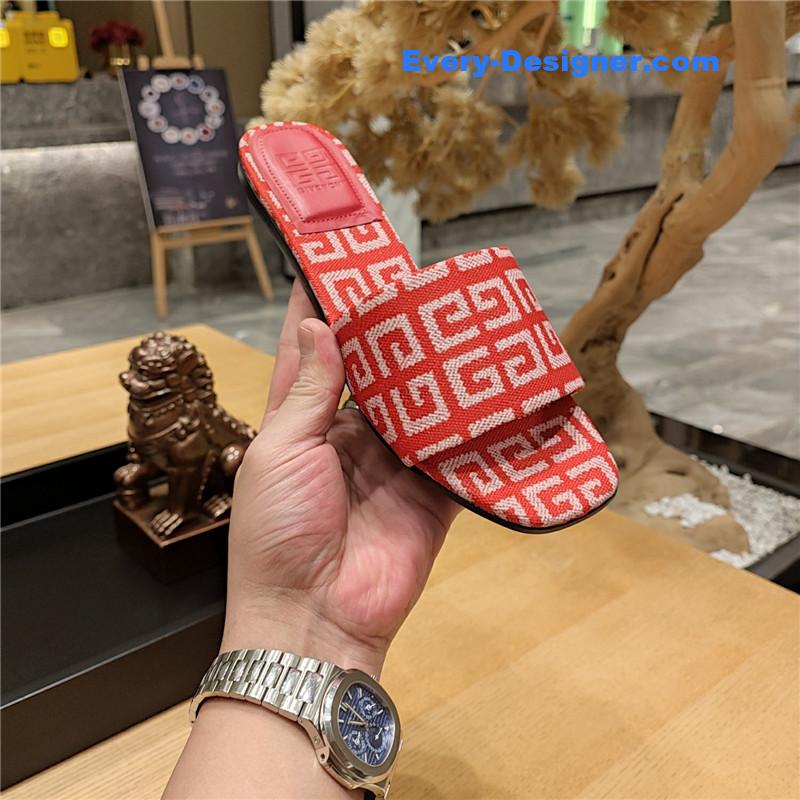 Givenchy Trendy Flat Slides