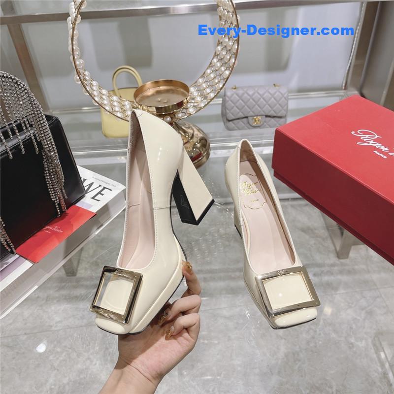 roger u1u1er classic buckle pumps