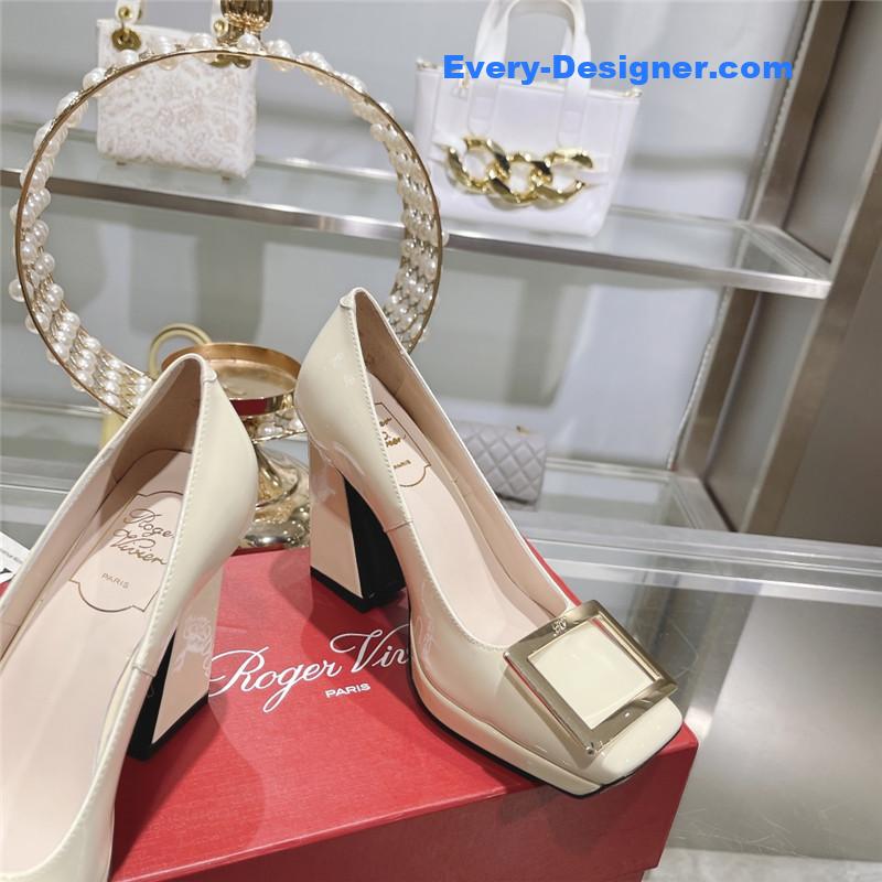 roger u1u1er classic buckle pumps