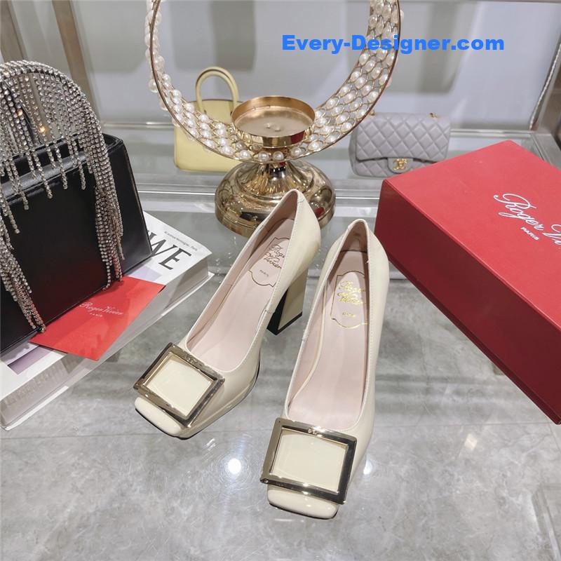 roger u1u1er classic buckle pumps