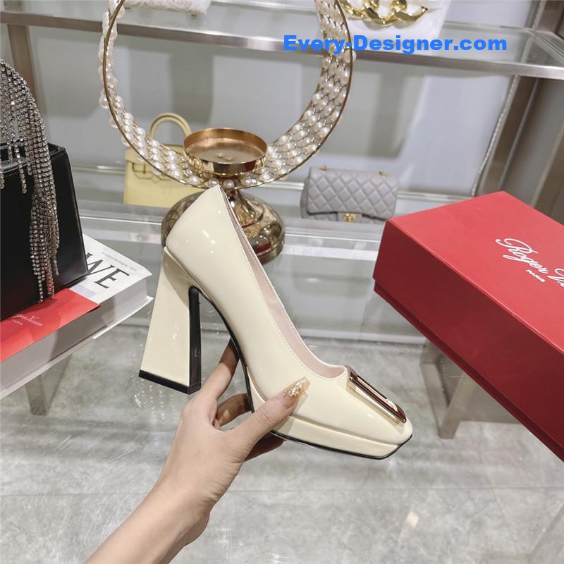 roger u1u1er classic buckle pumps