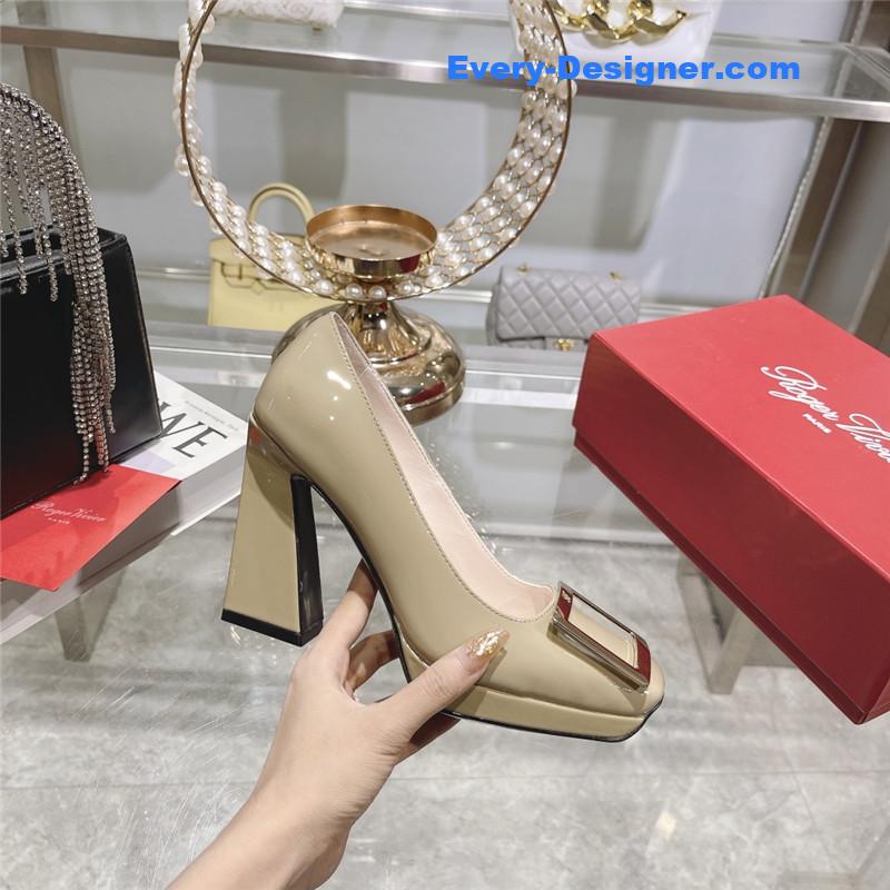 roger u1u1er classic buckle pumps