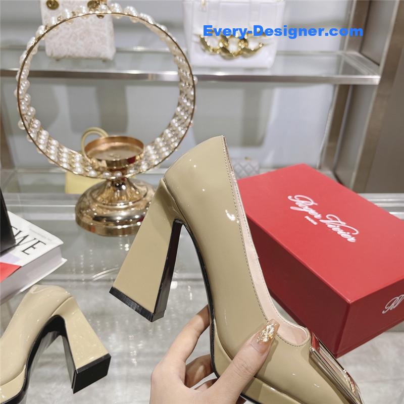roger u1u1er classic buckle pumps