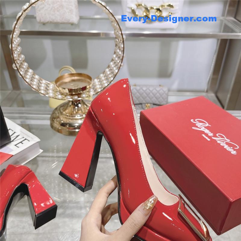 roger u1u1er classic buckle pumps
