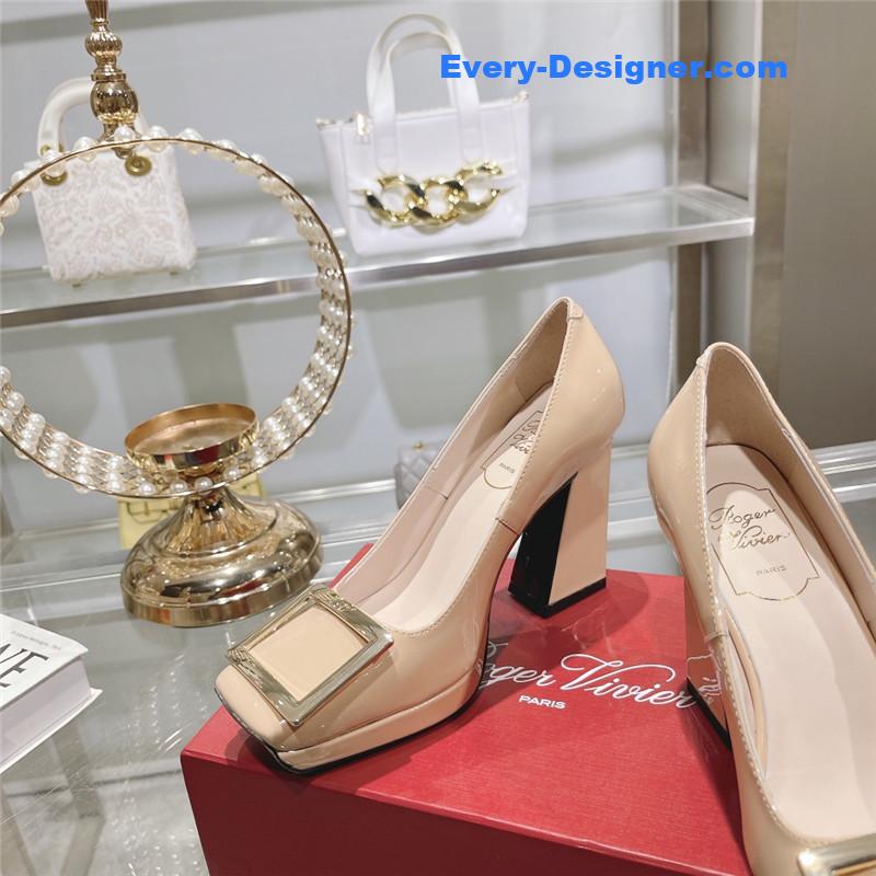 roger u1u1er classic buckle pumps