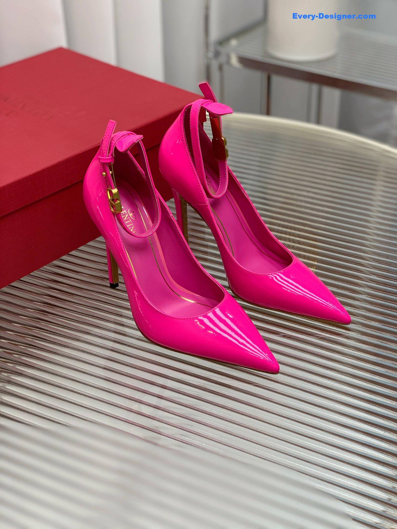 Va1e*ntin0 high heel pointed shoes
