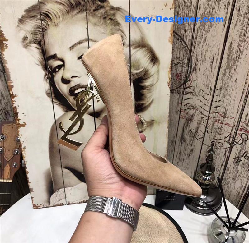 Y51 classic Y51 logo heel pumps