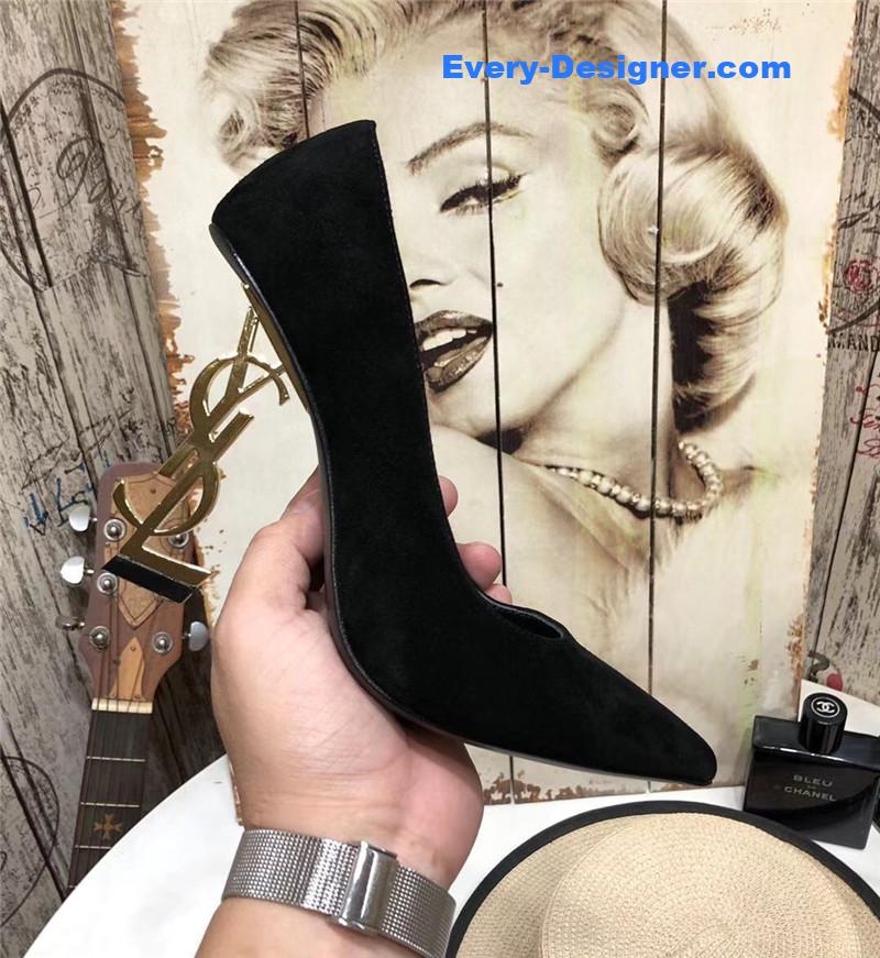 Y51 classic Y51 logo heel pumps