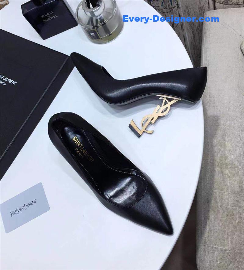 Y51 classic Y51 logo heel pumps