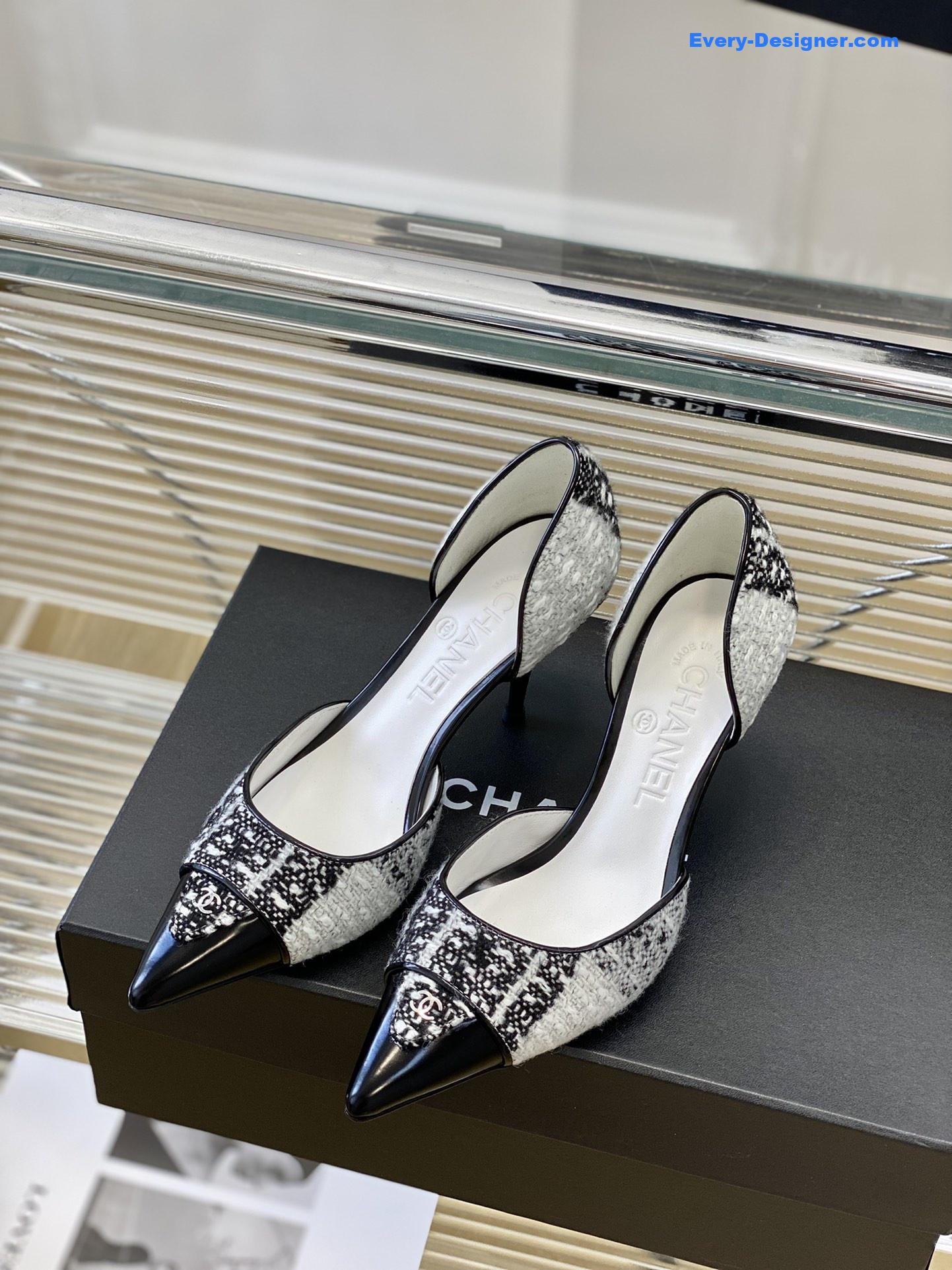 CC side empty high heels