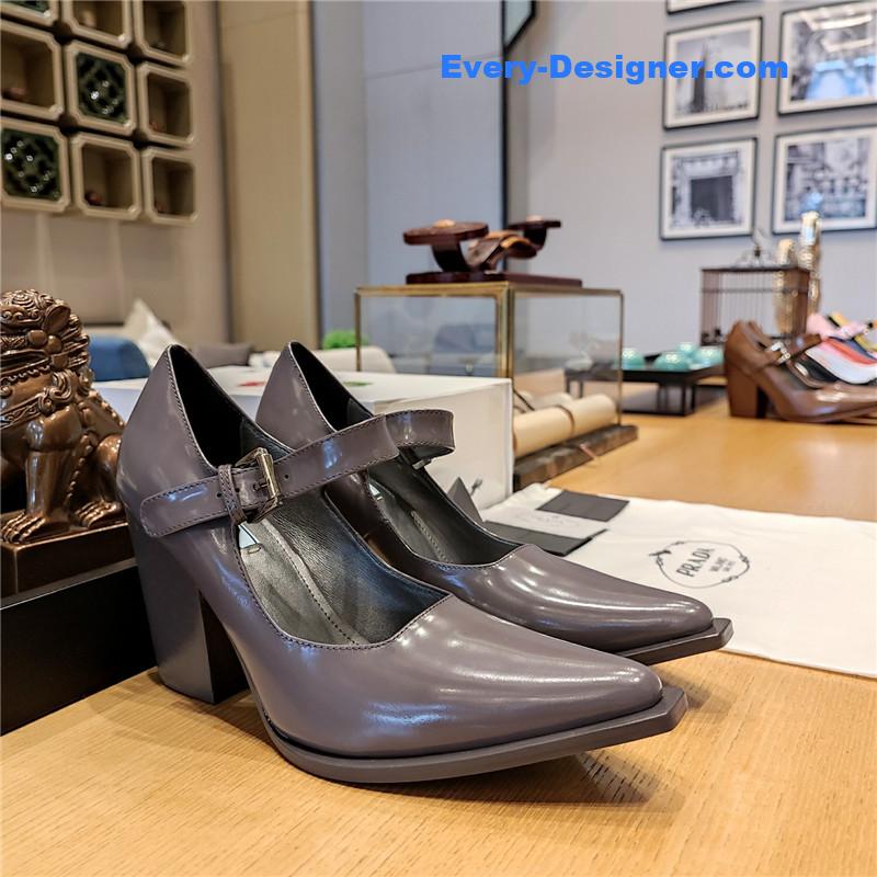 Pra*a wedge shoes