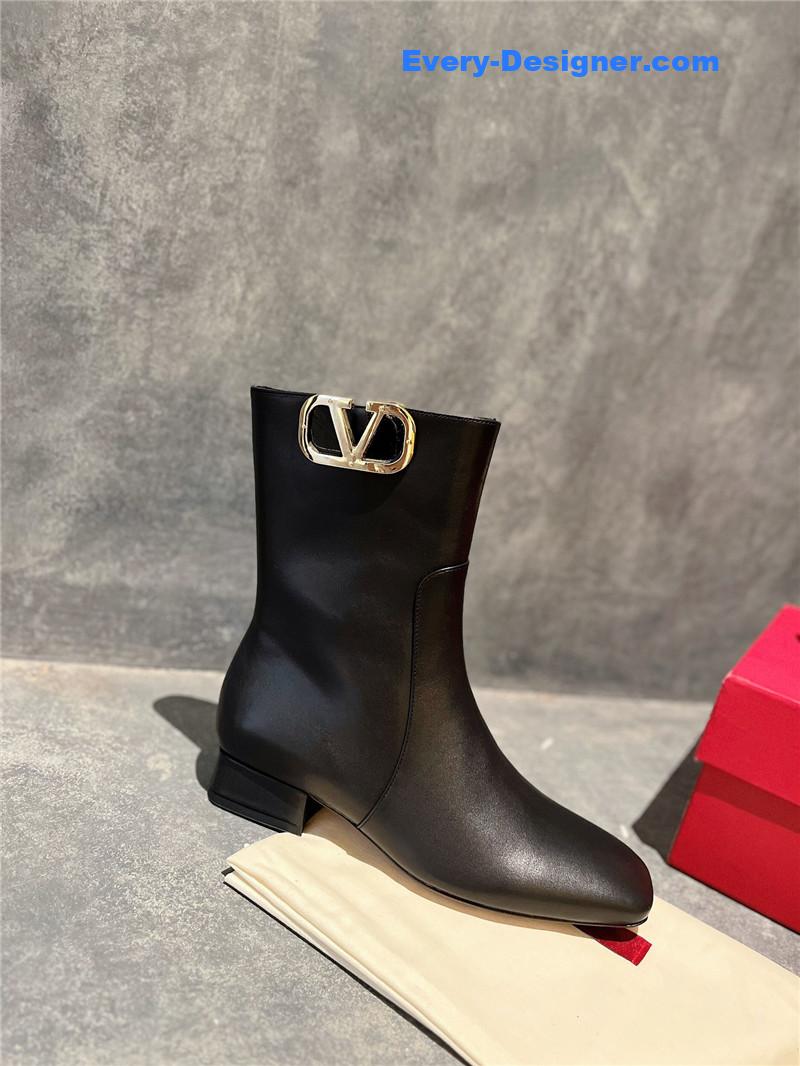 Va1e*ntin0 leather outsole ankle boots