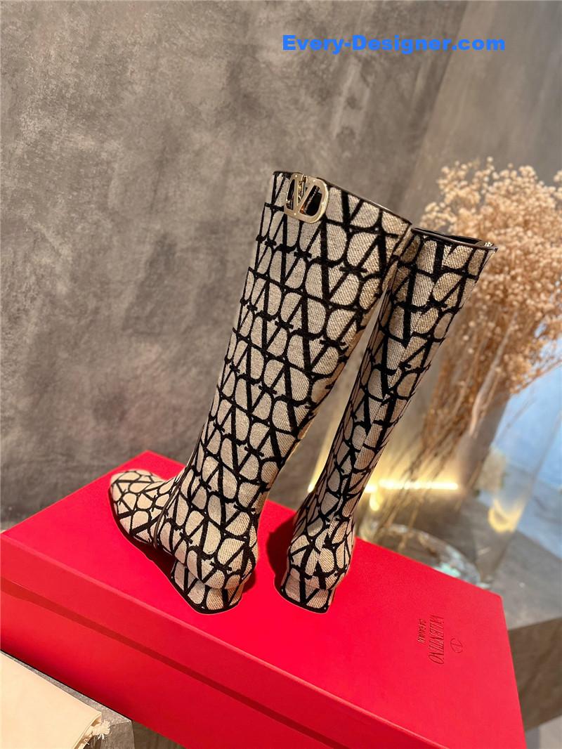 Va1e*ntin0 leather outsole mid boots