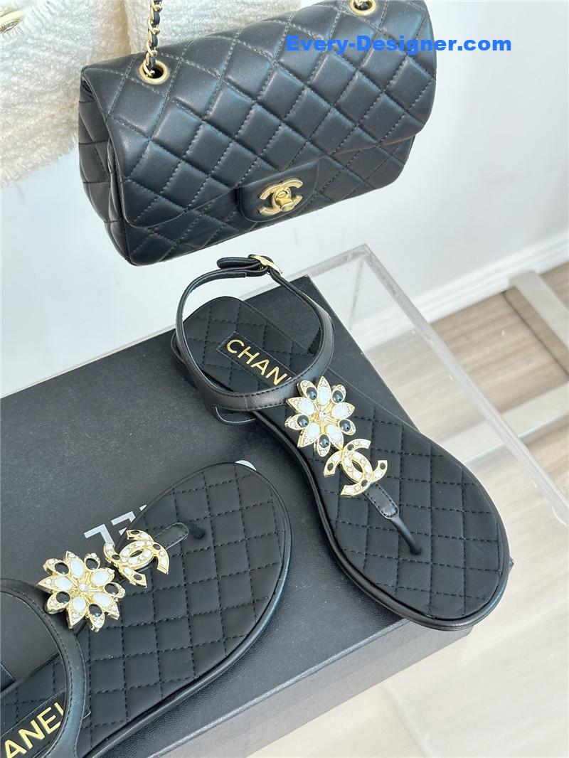 CC camellia double C pinch sandals